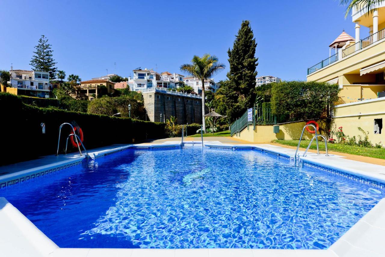 Refurbished 2-Bed Apartment Burriana Beach. Nerja Ngoại thất bức ảnh