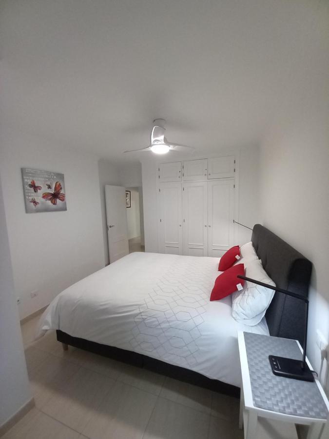 Refurbished 2-Bed Apartment Burriana Beach. Nerja Ngoại thất bức ảnh